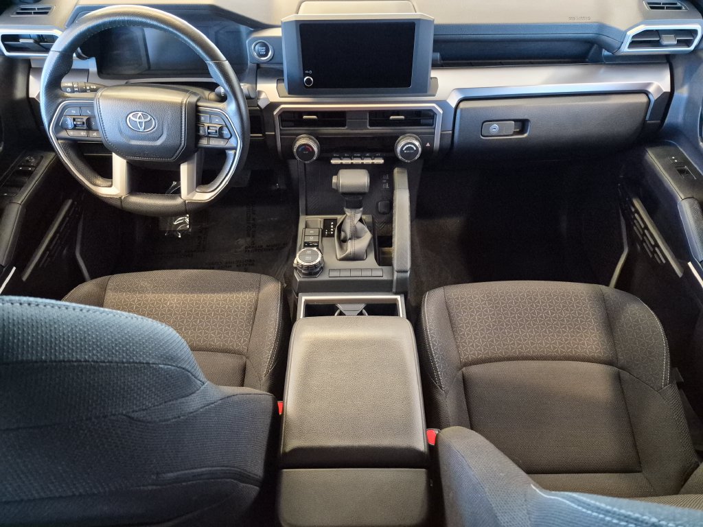 Used 2025 Toyota 4Runner SR5 AWD/4WD image 28
