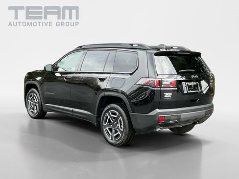 New 2026 Jeep Cherokee Laredo image 5