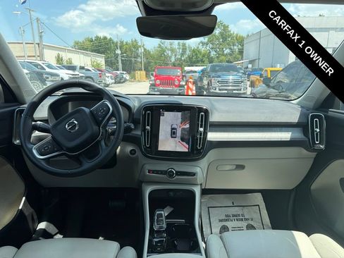 Used 2024 Volvo XC40 B5 Plus AWD/4WD image 5