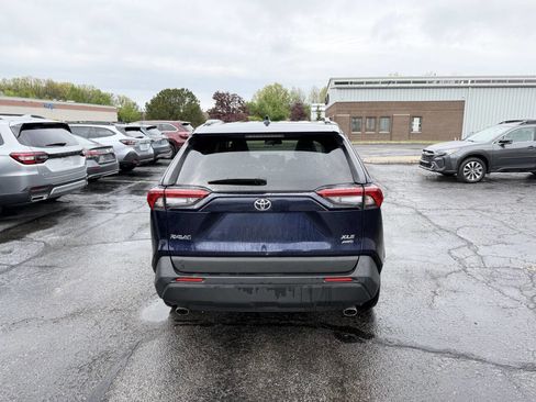 Used 2021 Toyota RAV4 XLE Premium AWD/4WD image 5