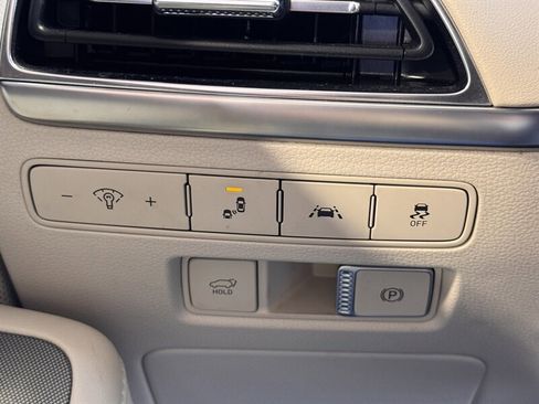 Used 2021 Hyundai Palisade Calligraphy image 32