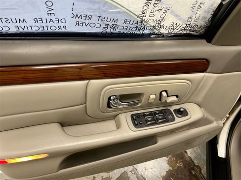 Used 1999 Cadillac De Ville D'Elegance image 19