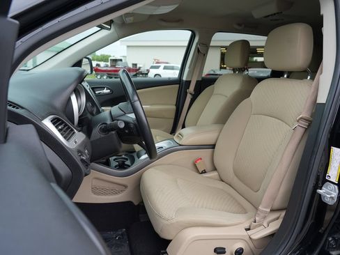 Used 2018 Dodge Journey SE w/ Safe & Sound Group AWD/4WD image 12