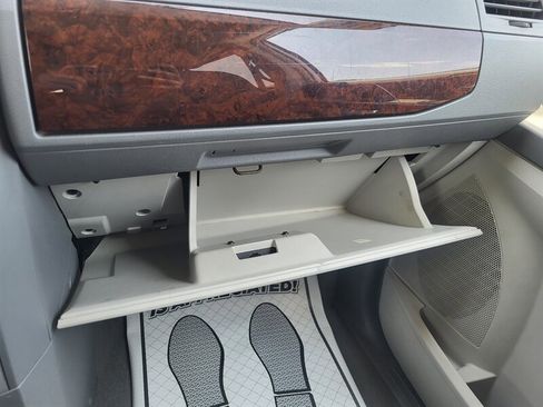 Used 2010 Chrysler Town & Country LX w/ Entertainment Group #1 FWD image 26