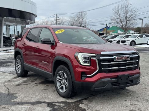 Used 2025 GMC Terrain Elevation image 2