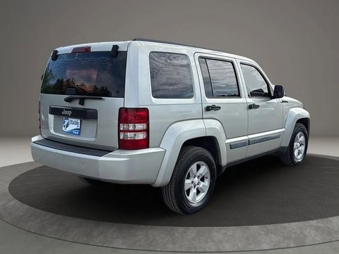 Used 2009 Jeep Liberty Sport image 7