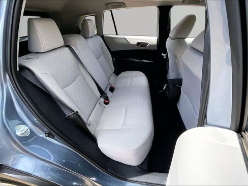 Used 2024 Toyota Corolla Cross LE FWD image 18