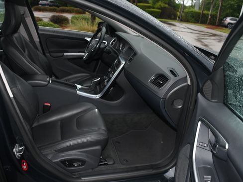 Used 2014 Volvo S60 T5 FWD image 22