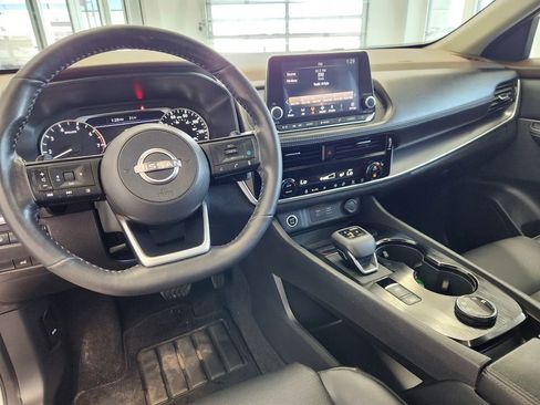 Used 2022 Nissan Rogue SV w/ SV Premium Package image 18