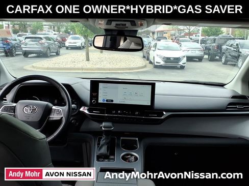 Used 2025 Toyota Sienna XLE FWD image 36