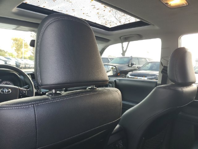 Used 2020 Toyota 4Runner 4WD image 10