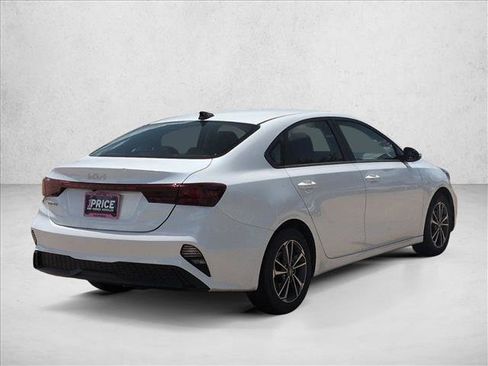 Used 2024 Kia Forte LXS FWD image 5