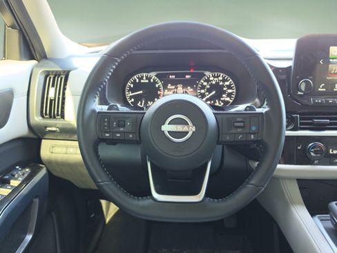 Used 2025 Nissan Pathfinder SL w/ Cargo Package AWD/4WD image 9