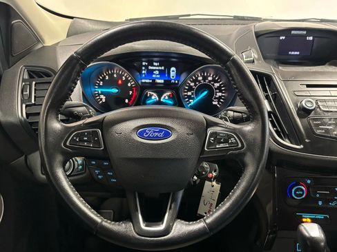 Used 2017 Ford Escape SE w/ SE Sport Appearance Package image 13