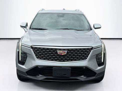 Certified 2025 Cadillac XT4 Premium Luxury FWD image 2