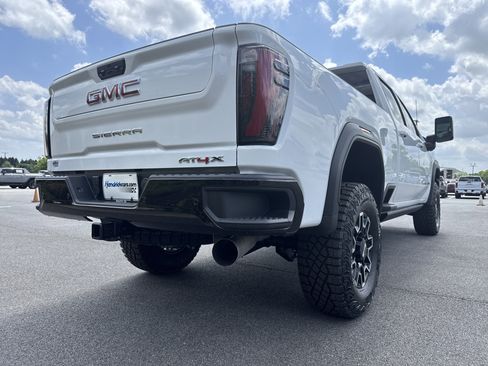 New 2026 GMC Sierra 2500 AT4X AWD/4WD image 10