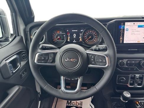Used 2026 Jeep Wrangler Unlimited Sahara AWD/4WD image 16