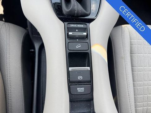 Certified 2025 Honda HR-V LX image 22