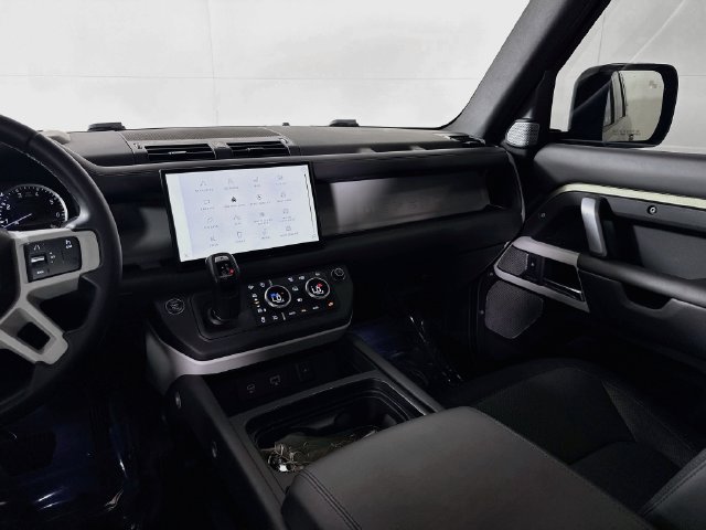 Certified 2023 Land Rover Defender 130 X-Dynamic SE AWD/4WD image 26
