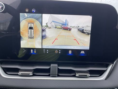 New 2025 Chevrolet Equinox LT w/ Safety and Technology Package image 26