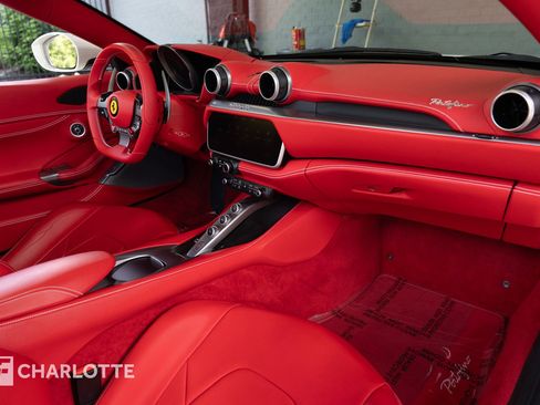 Used 2019 Ferrari Portofino image 35
