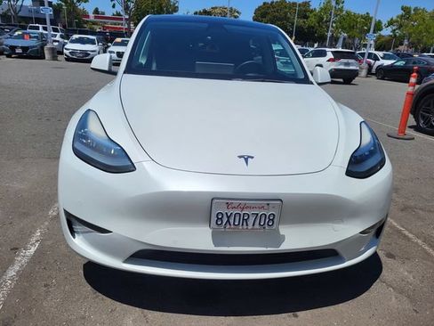 Used 2021 Tesla Model Y Long Range AWD/4WD image 2