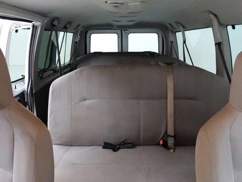 Used 2010 Ford E-350 and Econoline 350 XL RWD image 21
