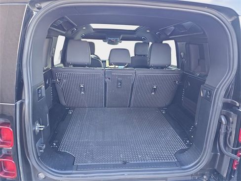 Used 2025 Land Rover Defender 110 S image 14