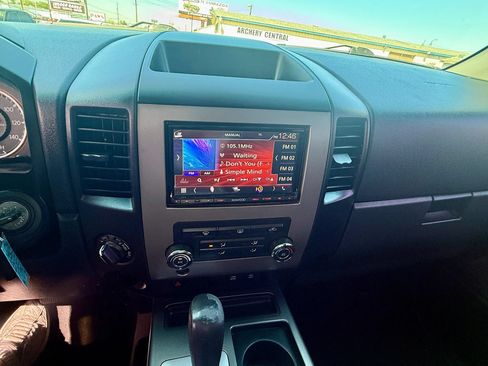 Used 2010 Nissan Titan SE w/ SE Value Truck Pkg AWD/4WD image 12