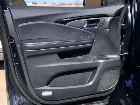 Used 2017 Honda Pilot Elite image 22