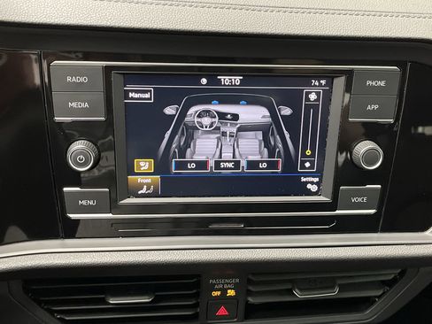 Used 2023 Volkswagen Jetta SE w/ Panoramic Sunroof Package image 20