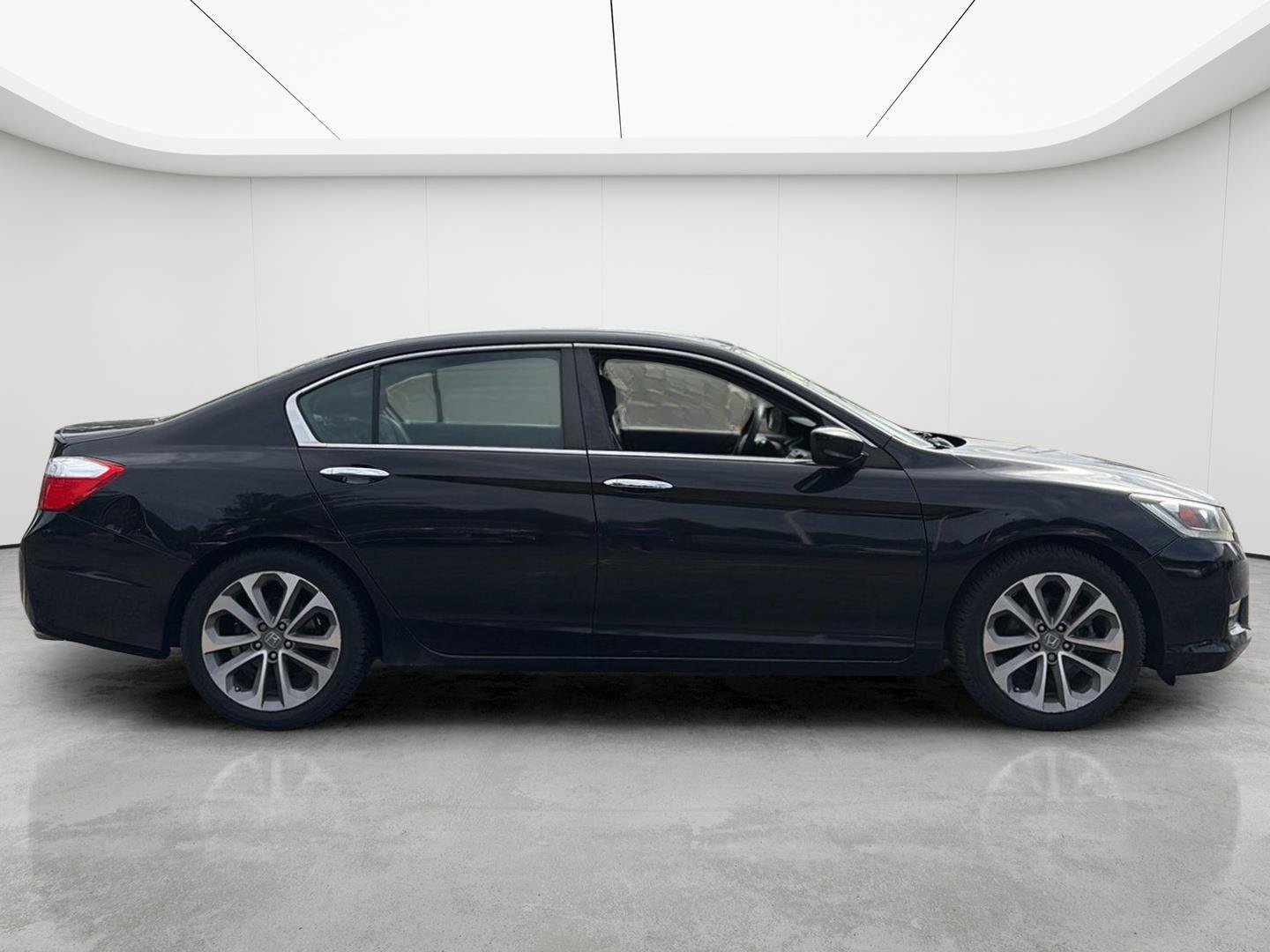 Used 2013 Honda Accord Sport image 11