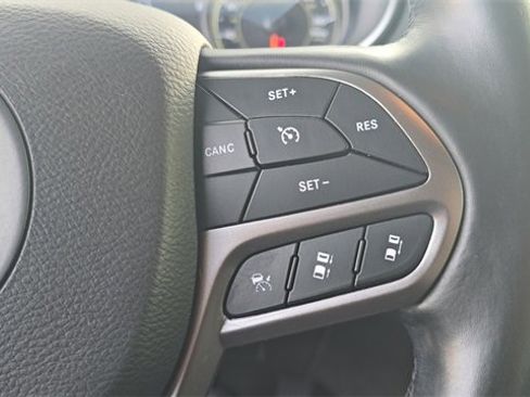 Used 2021 Jeep Cherokee Limited image 24