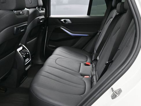 Used 2021 BMW X5 xDrive40i w/ Convenience Package image 32