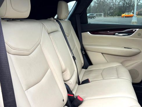 Used 2017 Cadillac XT5 Luxury w/ Driver Awareness Package image 14