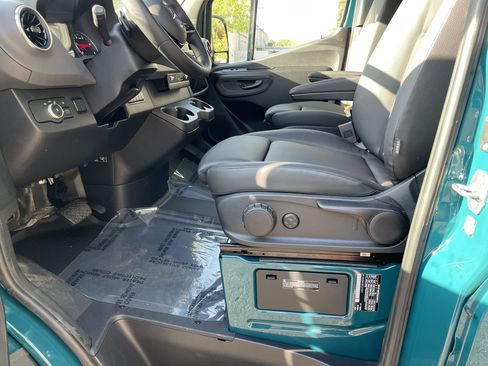 New 2025 Mercedes-Benz Sprinter 2500 image 23