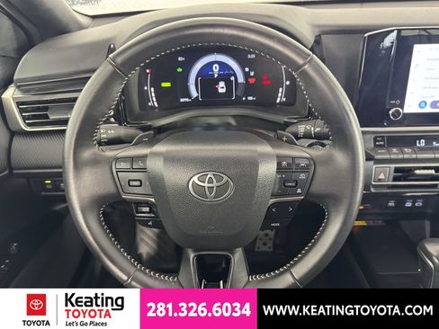 Certified 2025 Toyota Camry SE FWD image 30