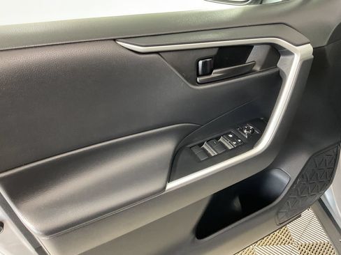 Used 2023 Toyota RAV4 LE AWD/4WD image 16