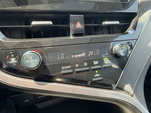 Used 2024 Toyota Camry SE FWD image 28