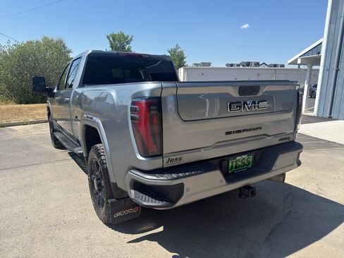 Used 2025 GMC Sierra 3500 AT4 w/ AT4 Premium Plus Package AWD/4WD image 11