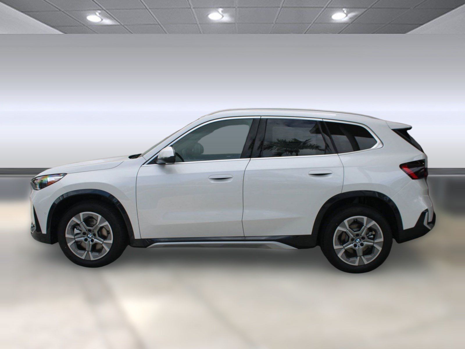 Used 2026 BMW X1 xDrive28i w/ Convenience Package AWD/4WD image 2