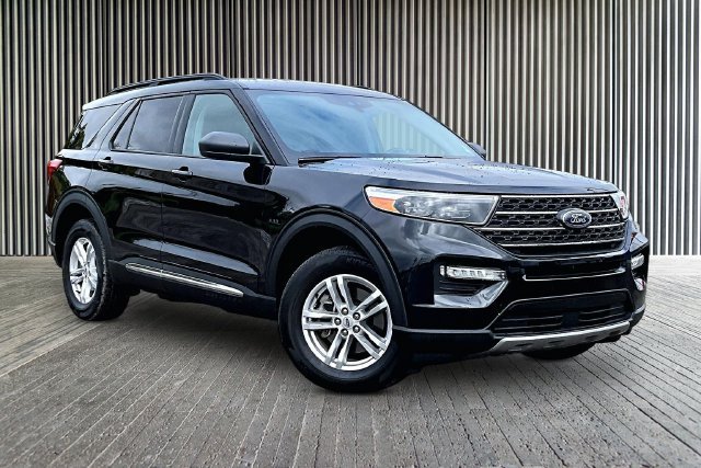 Used 2023 Ford Explorer XLT w/ Equipment Group 202A AWD/4WD image 10