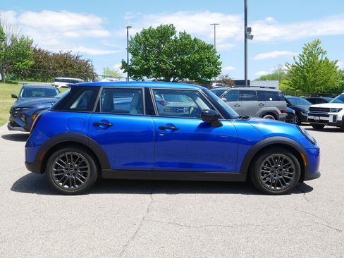 Used 2025 MINI Cooper S FWD image 5