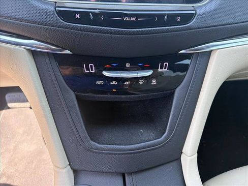 Used 2017 Cadillac XT5 FWD image 15