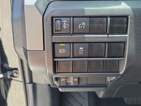 Used 2024 Toyota Tacoma SR5 w/ SR5 Upgrade Package RWD image 30