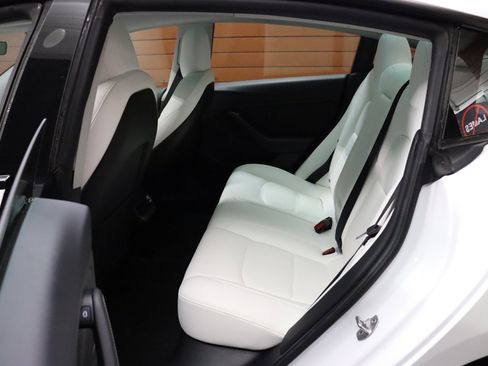 Used 2022 Tesla Model 3 Standard Range image 45