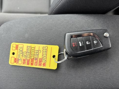Used 2025 Toyota Corolla LE FWD image 28
