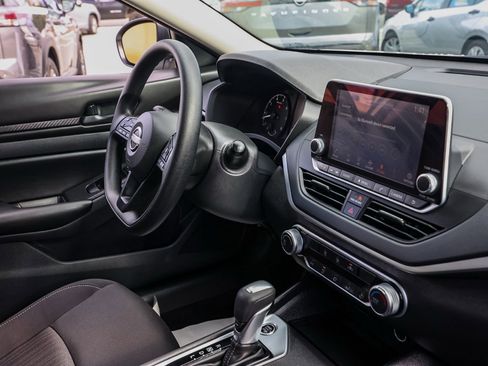 Used 2025 Nissan Altima 2.5 S image 19