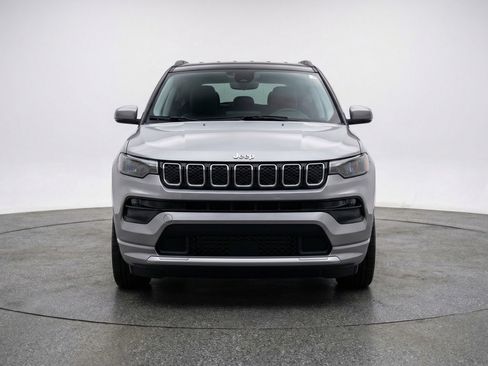 Used 2025 Jeep Compass Limited image 2
