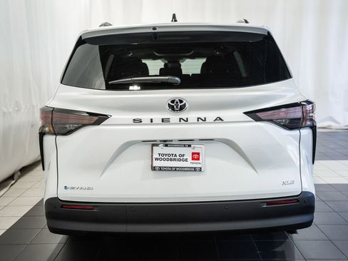 New 2026 Toyota Sienna XLE AWD/4WD image 5